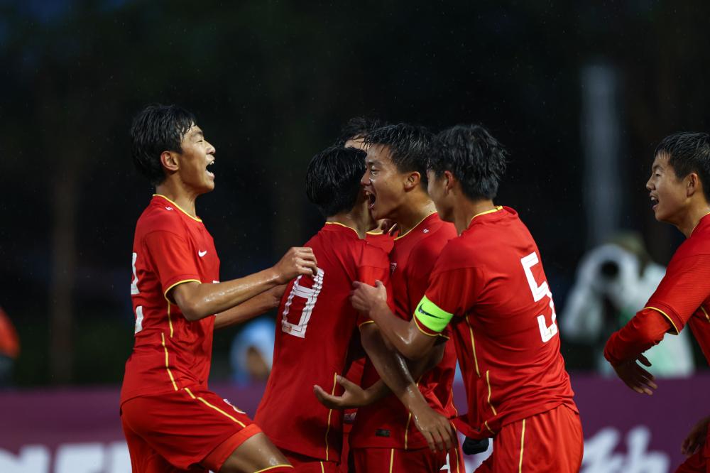 杨明洋妻子赴韩国观战亚冠：成都亚冠首个客场积分，值得骄傲